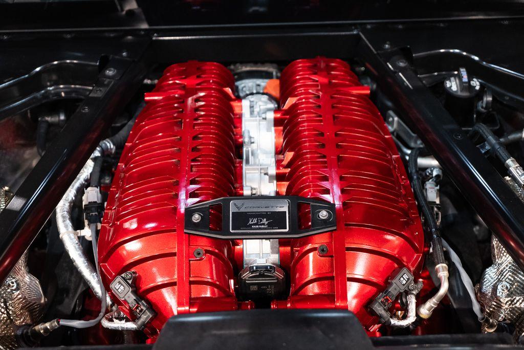 http://www.koenigseggchicago.com/galleria_images/119/119_p19_l.jpg