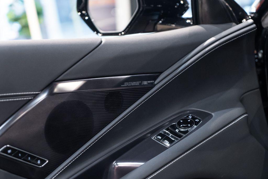 http://www.koenigseggchicago.com/galleria_images/119/119_p25_l.jpg