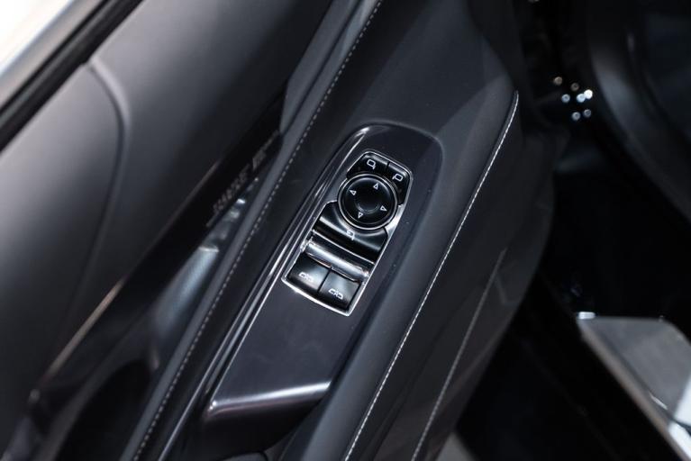 http://www.koenigseggchicago.com/galleria_images/119/119_p26_f.jpg