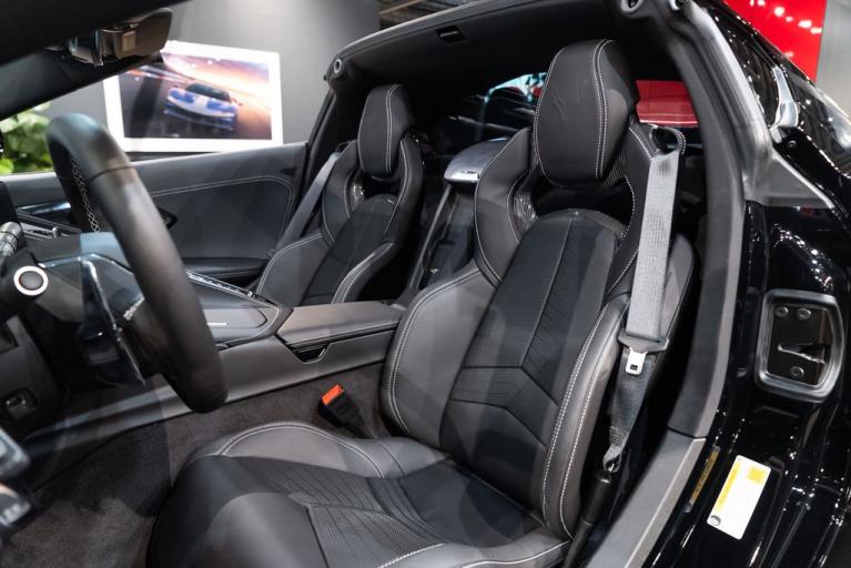 http://www.koenigseggchicago.com/galleria_images/119/119_p29_f.jpg