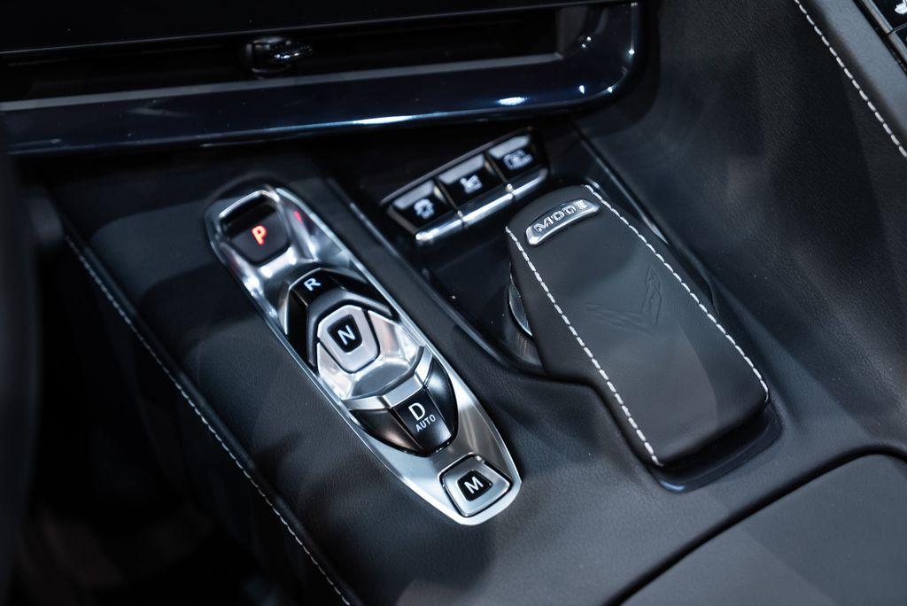 http://www.koenigseggchicago.com/galleria_images/119/119_p33_l.jpg