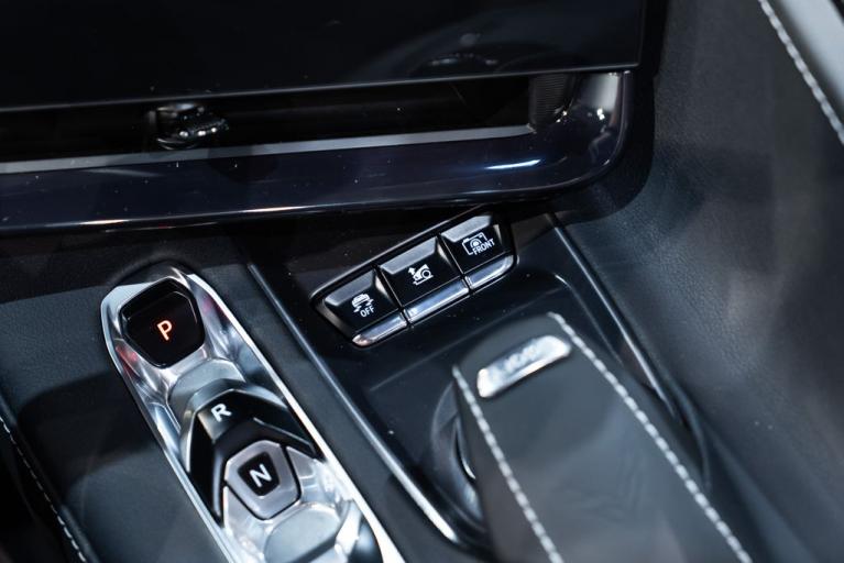 http://www.koenigseggchicago.com/galleria_images/119/119_p34_f.jpg