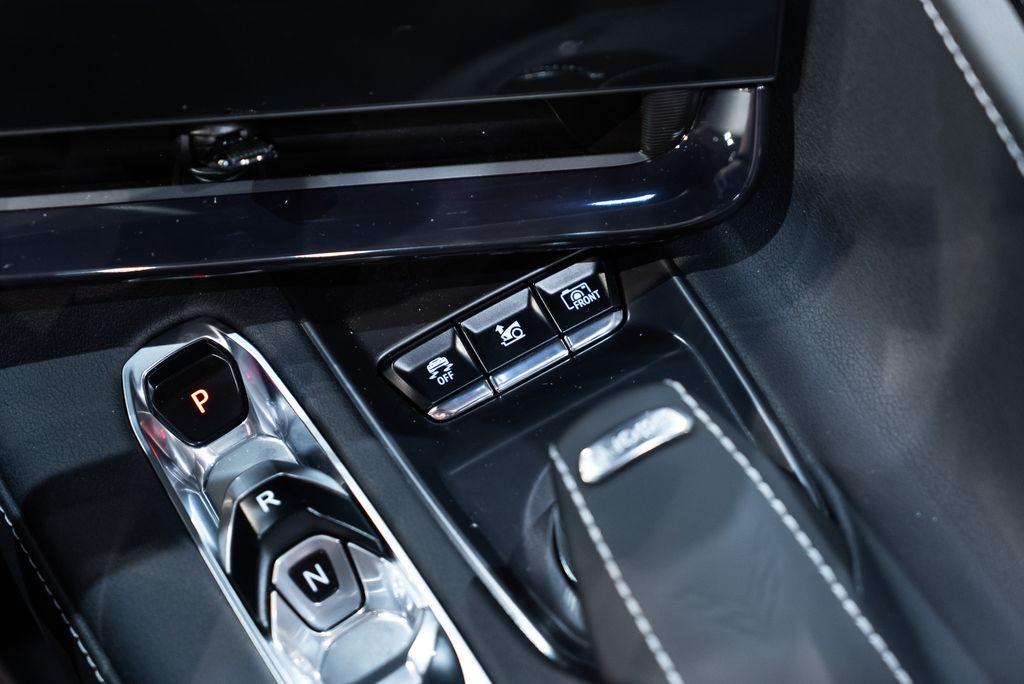 http://www.koenigseggchicago.com/galleria_images/119/119_p34_l.jpg