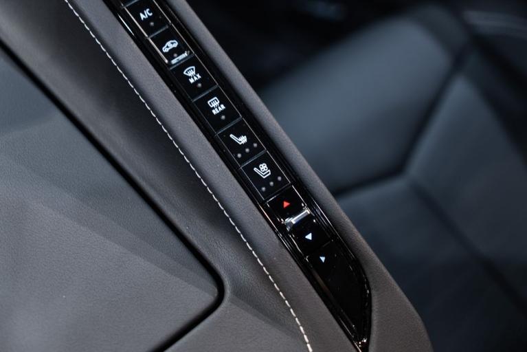 http://www.koenigseggchicago.com/galleria_images/119/119_p37_f.jpg