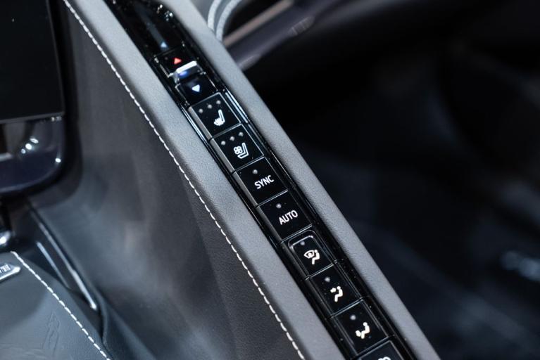 http://www.koenigseggchicago.com/galleria_images/119/119_p38_f.jpg