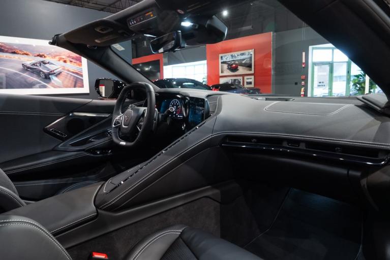 http://www.koenigseggchicago.com/galleria_images/119/119_p42_f.jpg