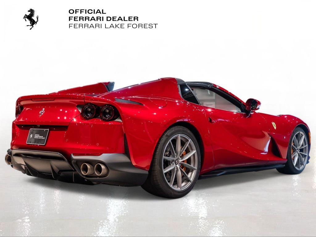 http://www.koenigseggchicago.com/galleria_images/121/121_p10_l.jpg