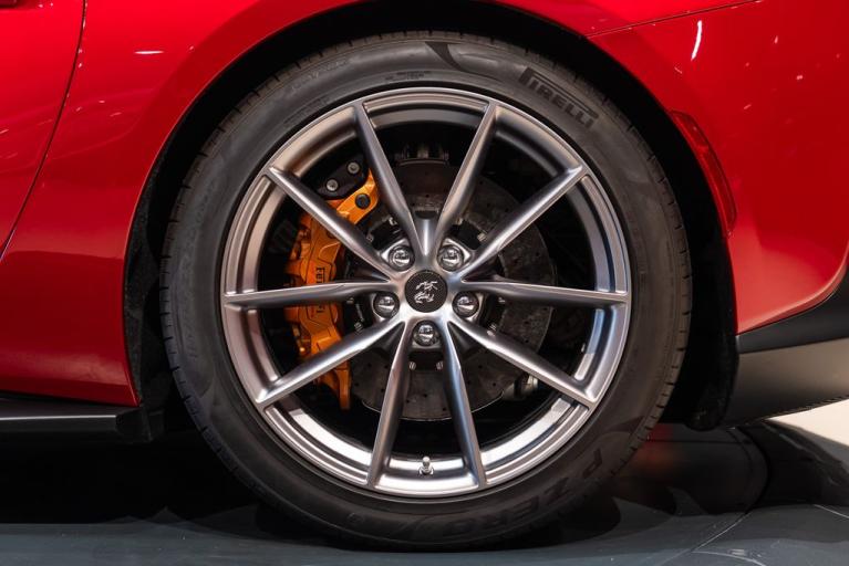 http://www.koenigseggchicago.com/galleria_images/121/121_p14_f.jpg