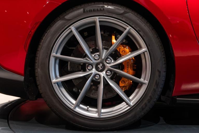 http://www.koenigseggchicago.com/galleria_images/121/121_p15_f.jpg