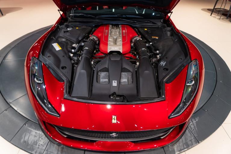 http://www.koenigseggchicago.com/galleria_images/121/121_p17_f.jpg