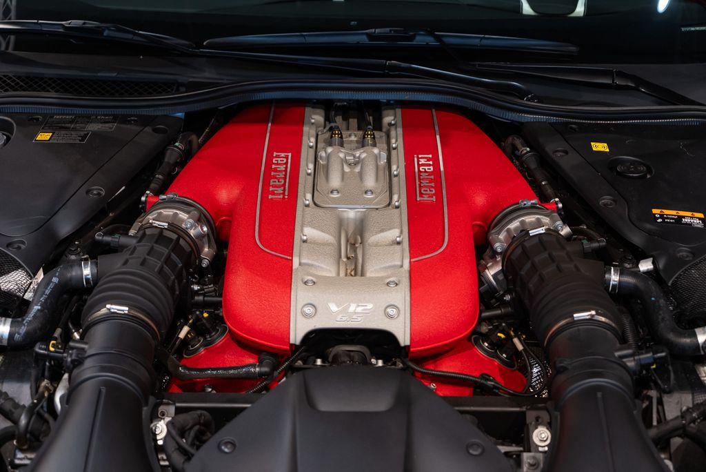 http://www.koenigseggchicago.com/galleria_images/121/121_p19_l.jpg