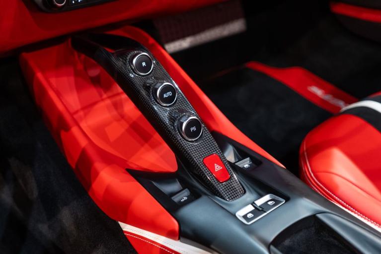 http://www.koenigseggchicago.com/galleria_images/121/121_p26_f.jpg