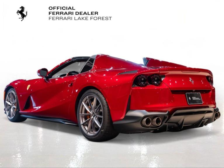 http://www.koenigseggchicago.com/galleria_images/121/121_p2_f.jpg
