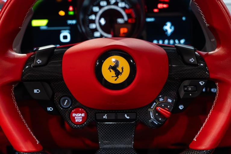http://www.koenigseggchicago.com/galleria_images/121/121_p37_f.jpg