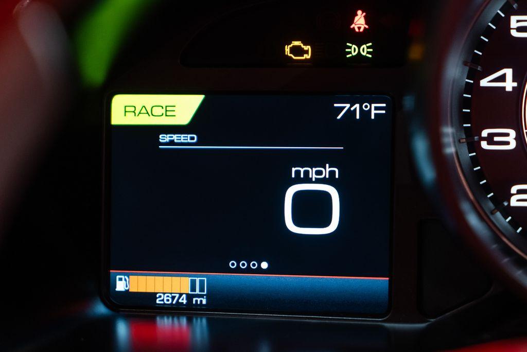 http://www.koenigseggchicago.com/galleria_images/121/121_p40_l.jpg