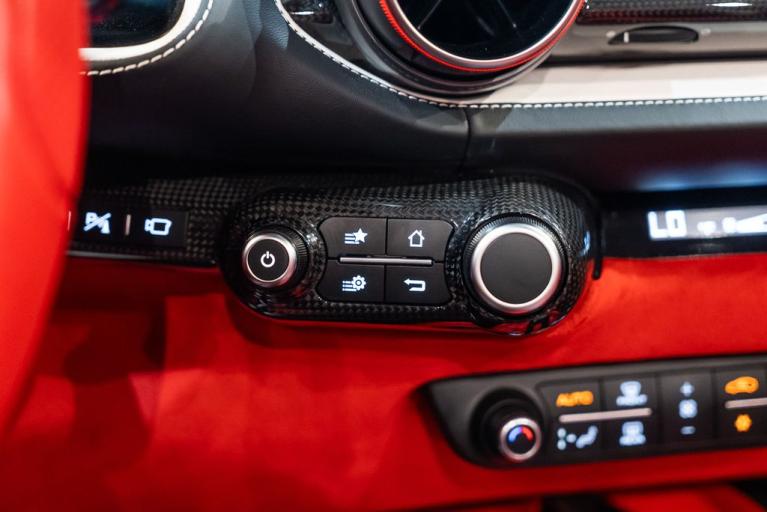 http://www.koenigseggchicago.com/galleria_images/121/121_p44_f.jpg