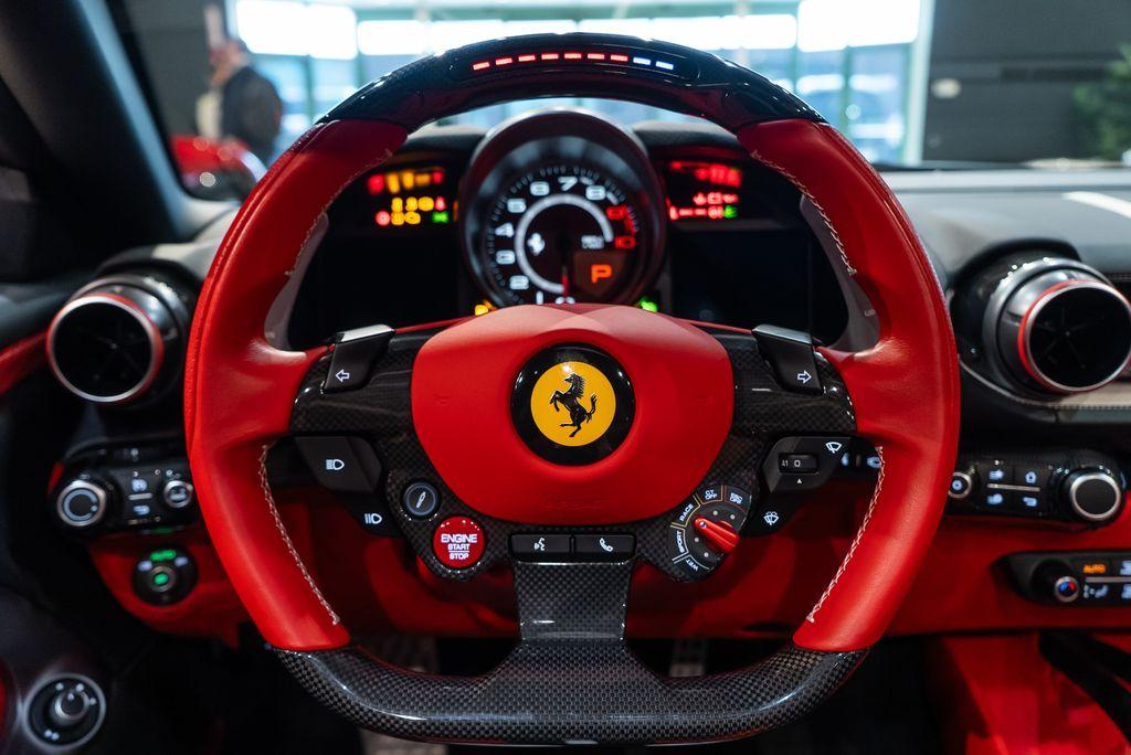 http://www.koenigseggchicago.com/galleria_images/121/121_p5_l.jpg