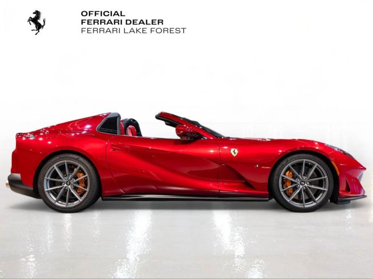 http://www.koenigseggchicago.com/galleria_images/121/121_p9_f.jpg