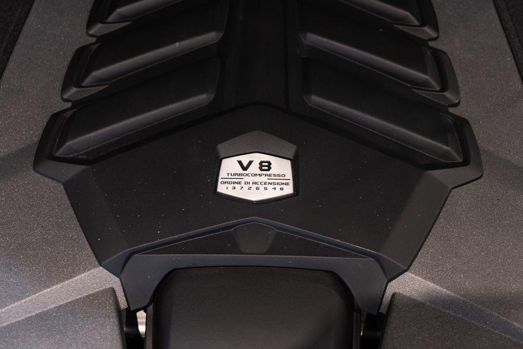 http://www.koenigseggchicago.com/galleria_images/122/122_p16_l.jpg