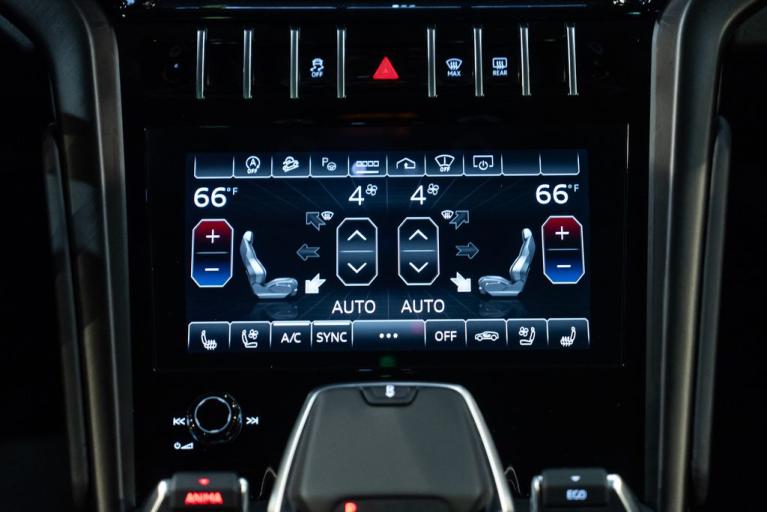 http://www.koenigseggchicago.com/galleria_images/122/122_p32_f.jpg