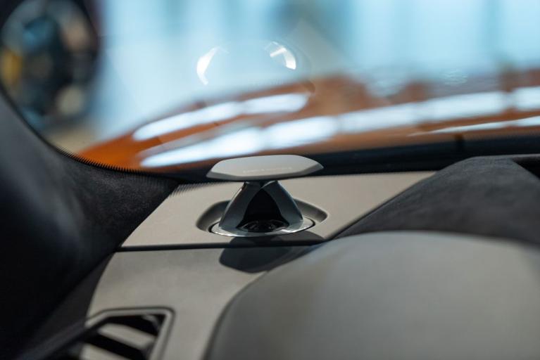 http://www.koenigseggchicago.com/galleria_images/122/122_p43_f.jpg