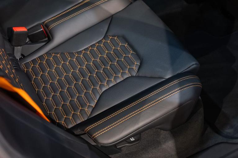 http://www.koenigseggchicago.com/galleria_images/122/122_p49_f.jpg