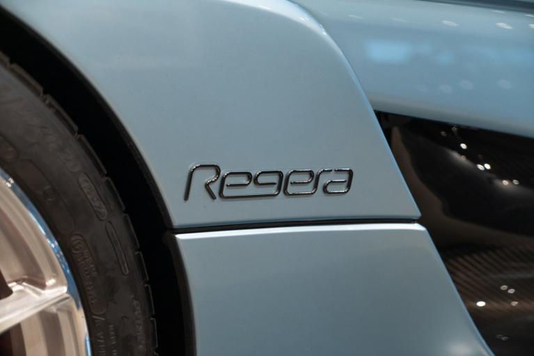 http://www.koenigseggchicago.com/galleria_images/123/123_p16_f.jpg