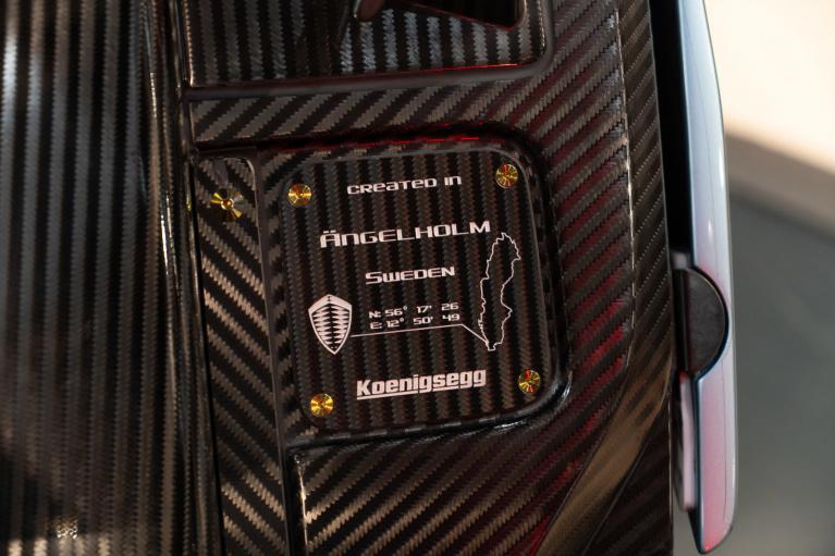 http://www.koenigseggchicago.com/galleria_images/123/123_p22_f.jpg