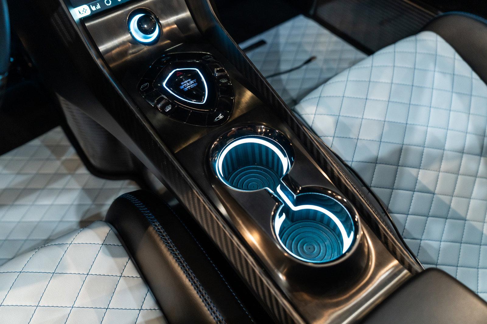 http://www.koenigseggchicago.com/galleria_images/123/123_p27_l.jpg