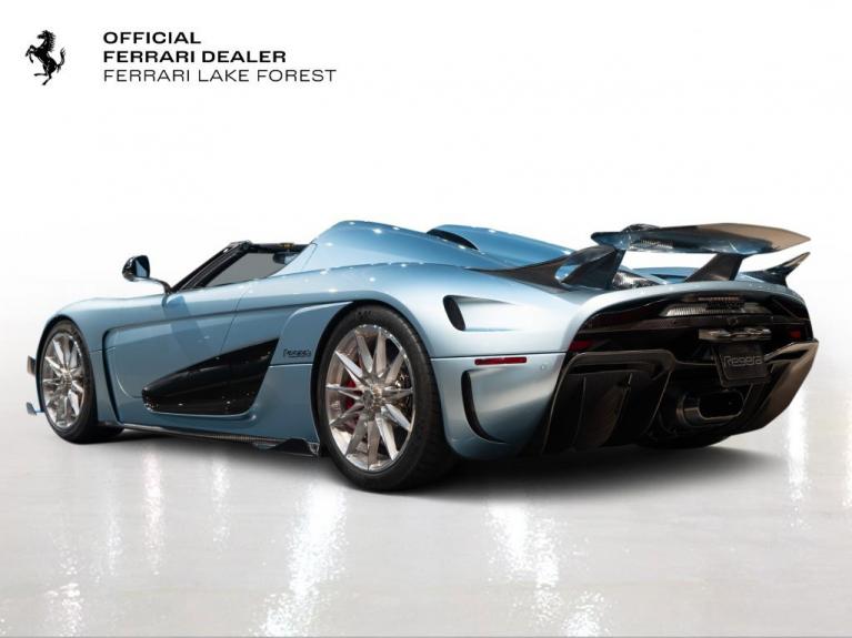 http://www.koenigseggchicago.com/galleria_images/123/123_p2_f.jpg