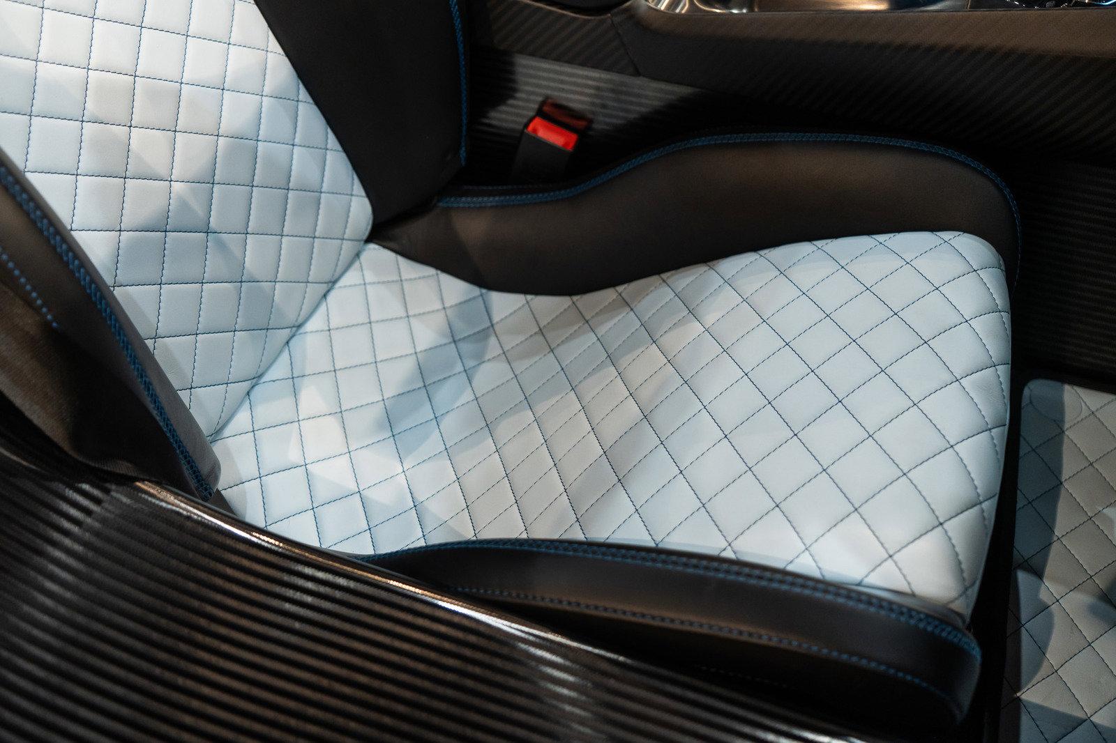 http://www.koenigseggchicago.com/galleria_images/123/123_p31_l.jpg