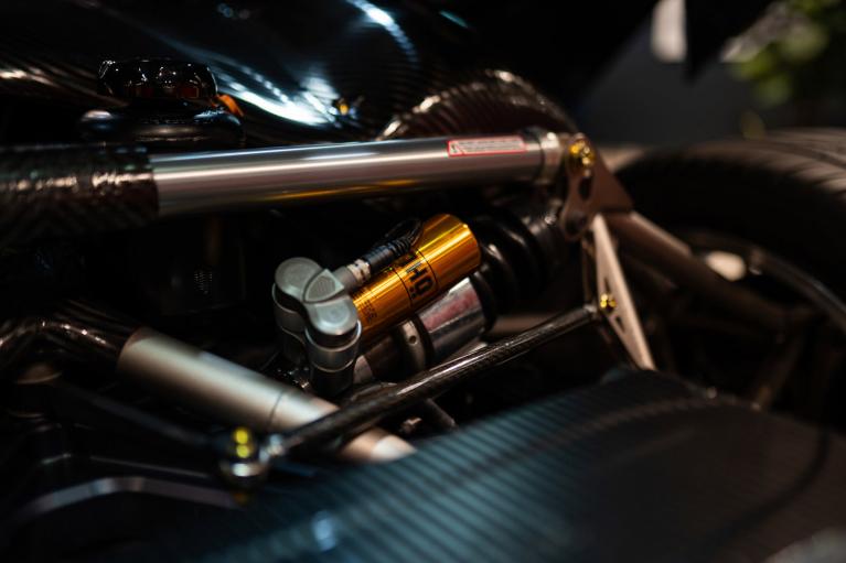 http://www.koenigseggchicago.com/galleria_images/123/123_p38_f.jpg