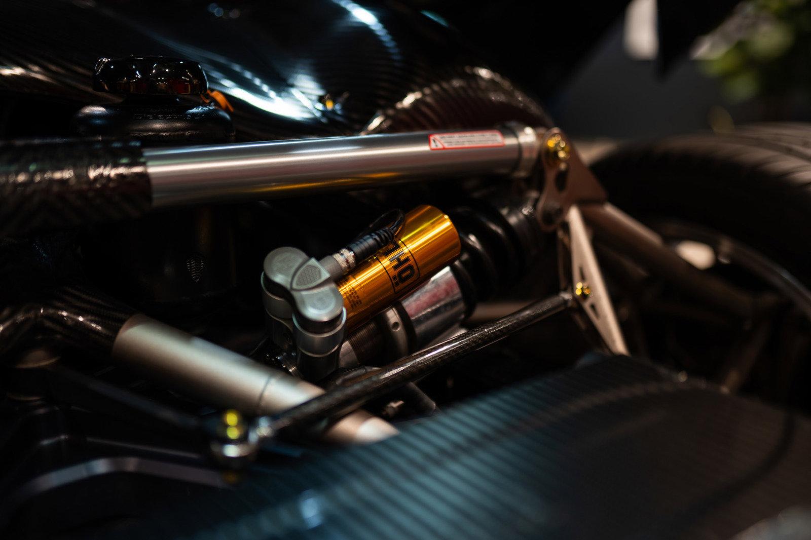 http://www.koenigseggchicago.com/galleria_images/123/123_p38_l.jpg