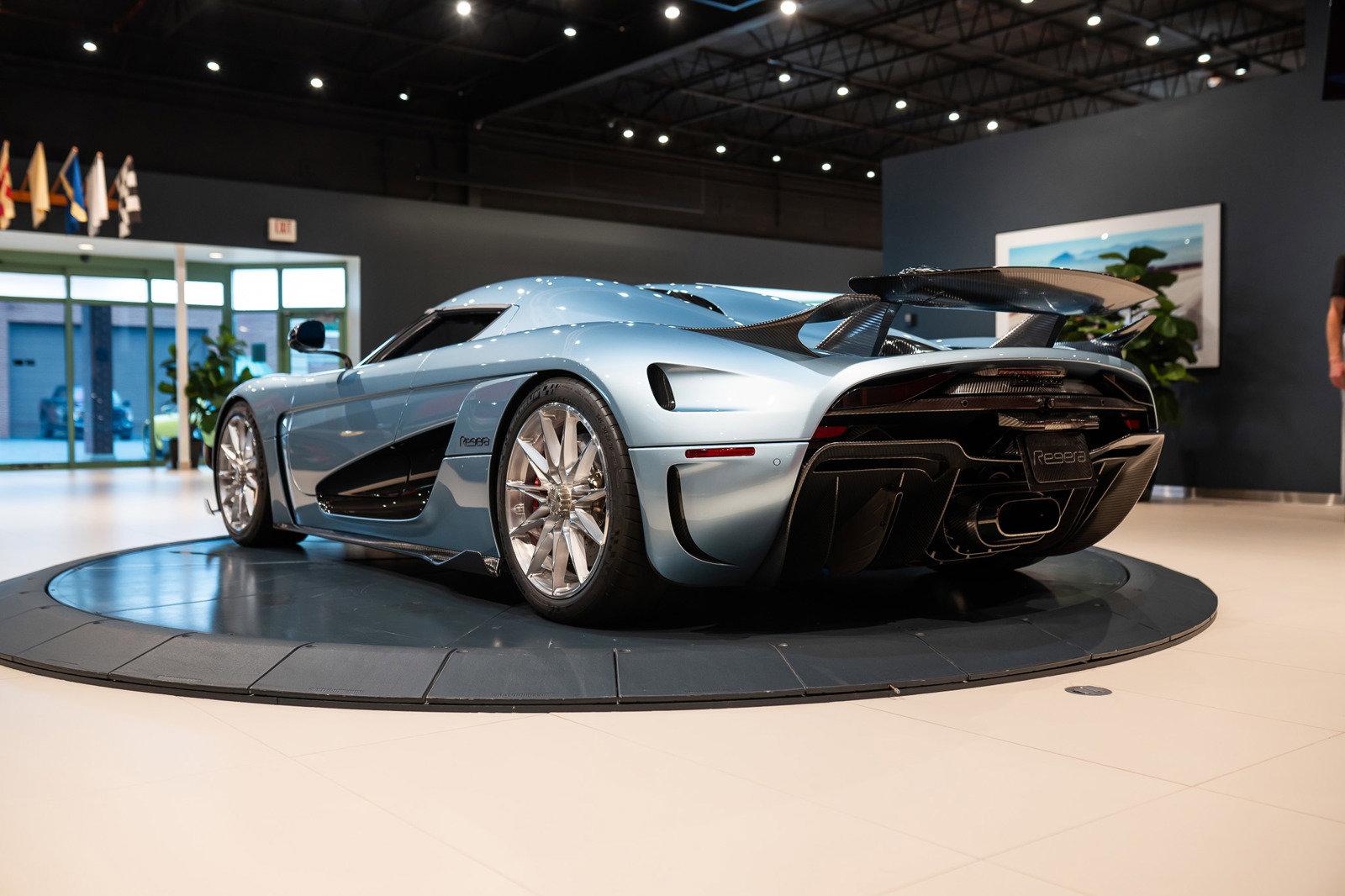 http://www.koenigseggchicago.com/galleria_images/123/123_p49_l.jpg