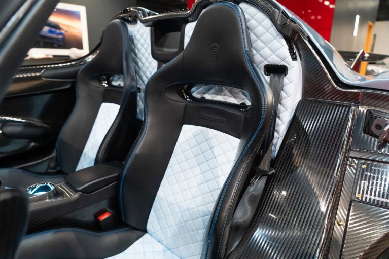 http://www.koenigseggchicago.com/galleria_images/123/123_p4_f.jpg