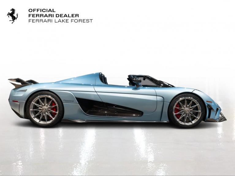 http://www.koenigseggchicago.com/galleria_images/123/123_p9_f.jpg