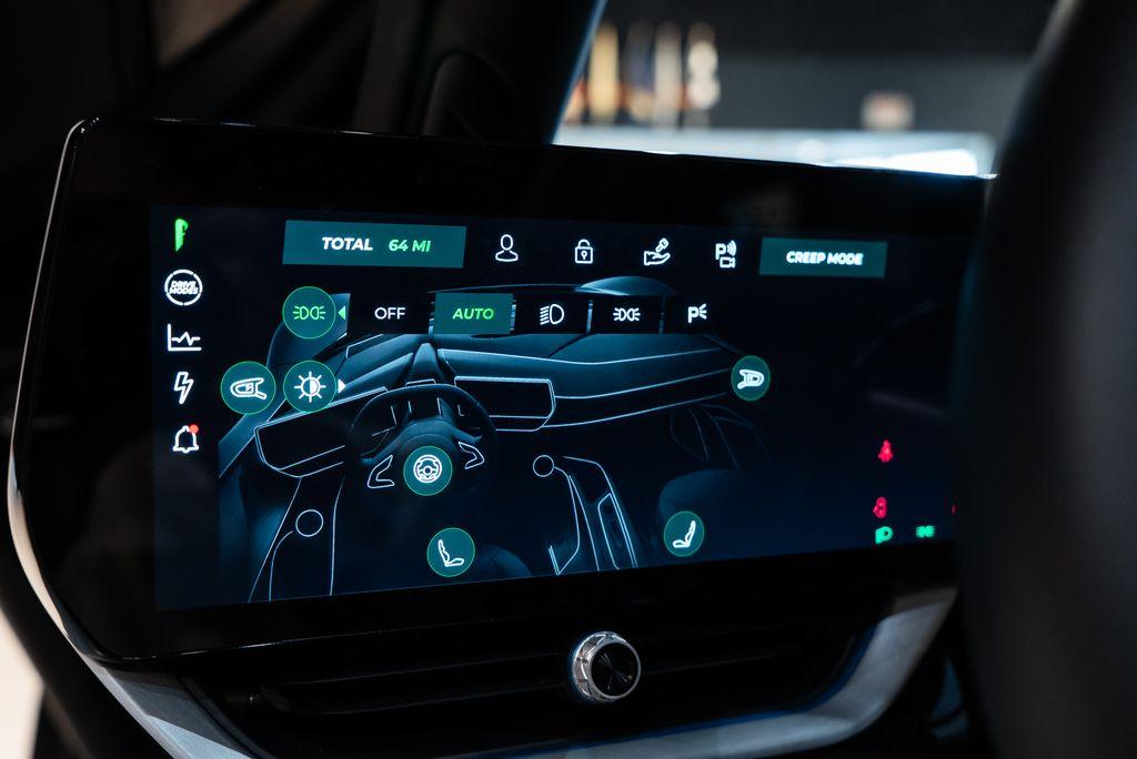 http://www.koenigseggchicago.com/galleria_images/124/124_p29_l.jpg