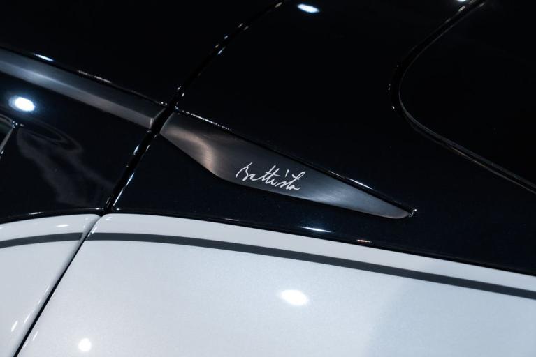 http://www.koenigseggchicago.com/galleria_images/124/124_p9_f.jpg