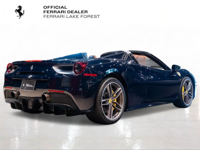 http://www.koenigseggchicago.com/galleria_images/125/125_p10_f.jpg