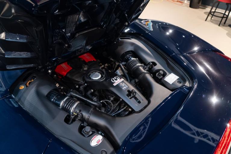 http://www.koenigseggchicago.com/galleria_images/125/125_p17_f.jpg
