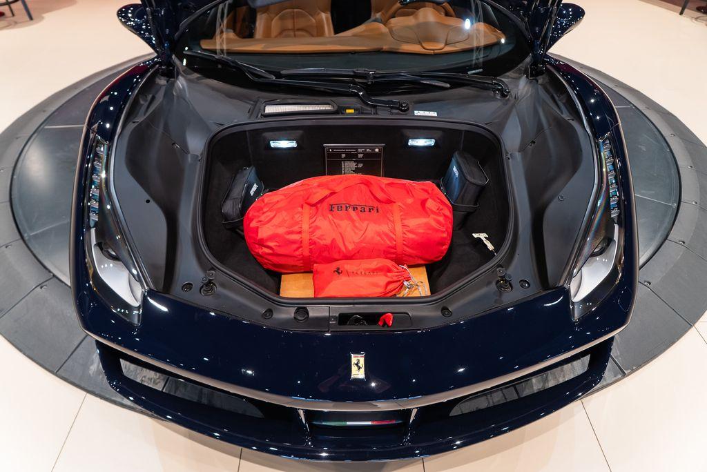 http://www.koenigseggchicago.com/galleria_images/125/125_p21_l.jpg