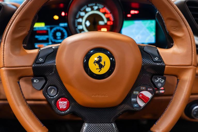 http://www.koenigseggchicago.com/galleria_images/125/125_p29_f.jpg
