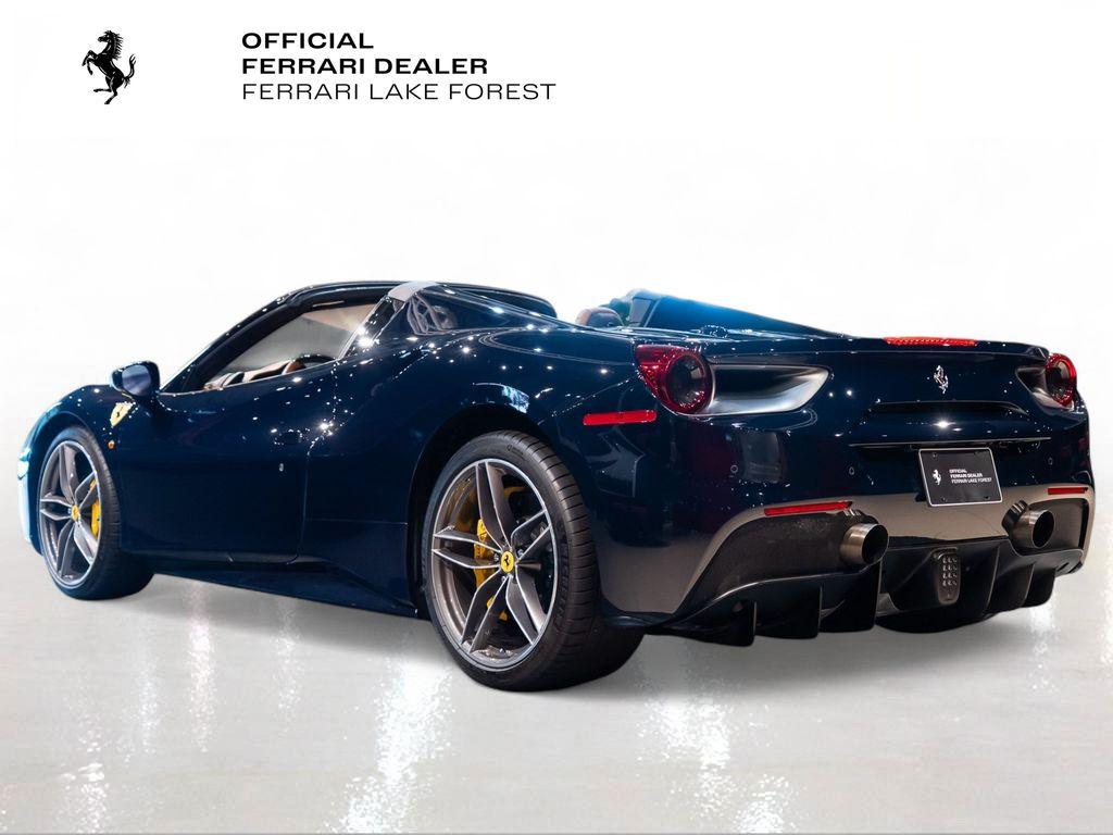 http://www.koenigseggchicago.com/galleria_images/125/125_p2_l.jpg