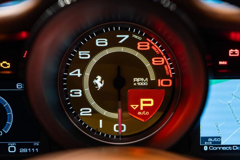 http://www.koenigseggchicago.com/galleria_images/125/125_p31_f.jpg
