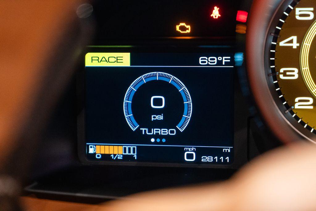 http://www.koenigseggchicago.com/galleria_images/125/125_p32_l.jpg
