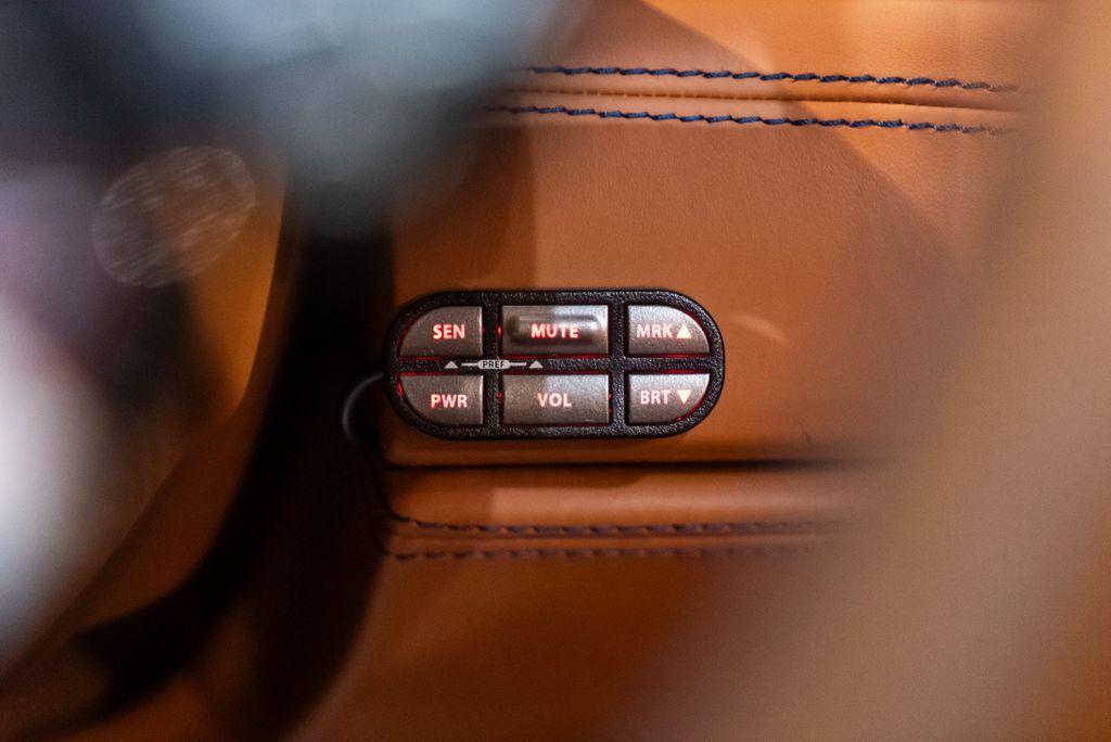 http://www.koenigseggchicago.com/galleria_images/125/125_p39_l.jpg