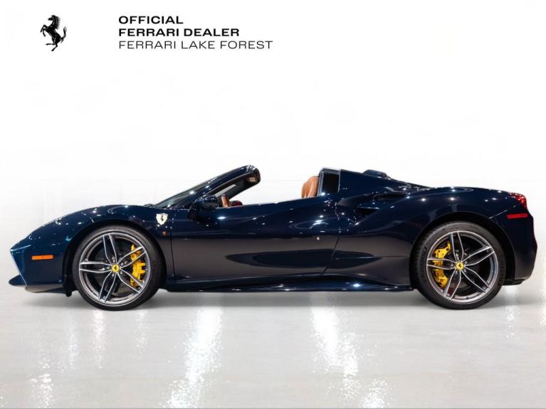 http://www.koenigseggchicago.com/galleria_images/125/125_p3_f.jpg