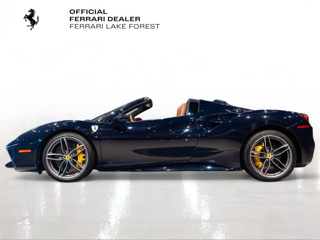 http://www.koenigseggchicago.com/galleria_images/125/125_p3_l.jpg