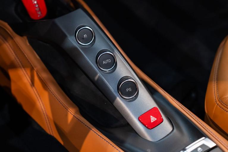 http://www.koenigseggchicago.com/galleria_images/125/125_p42_f.jpg