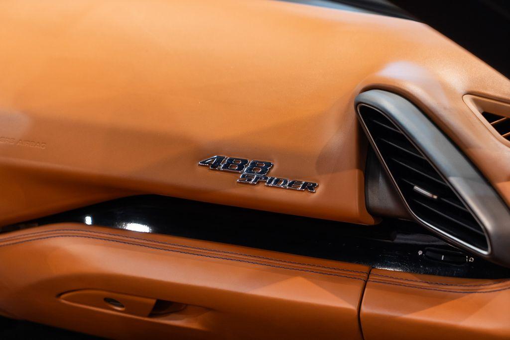 http://www.koenigseggchicago.com/galleria_images/125/125_p45_l.jpg